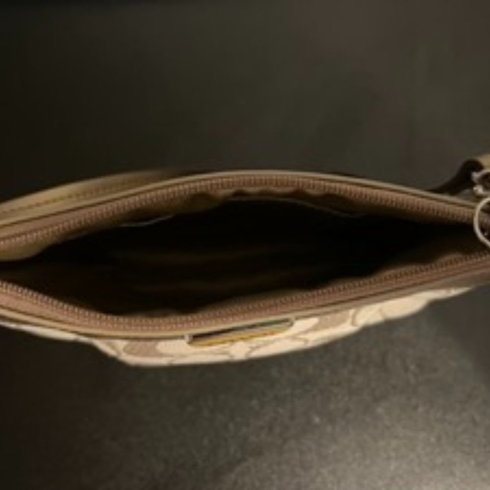 Coach Wristlet - Picture 4 of 4